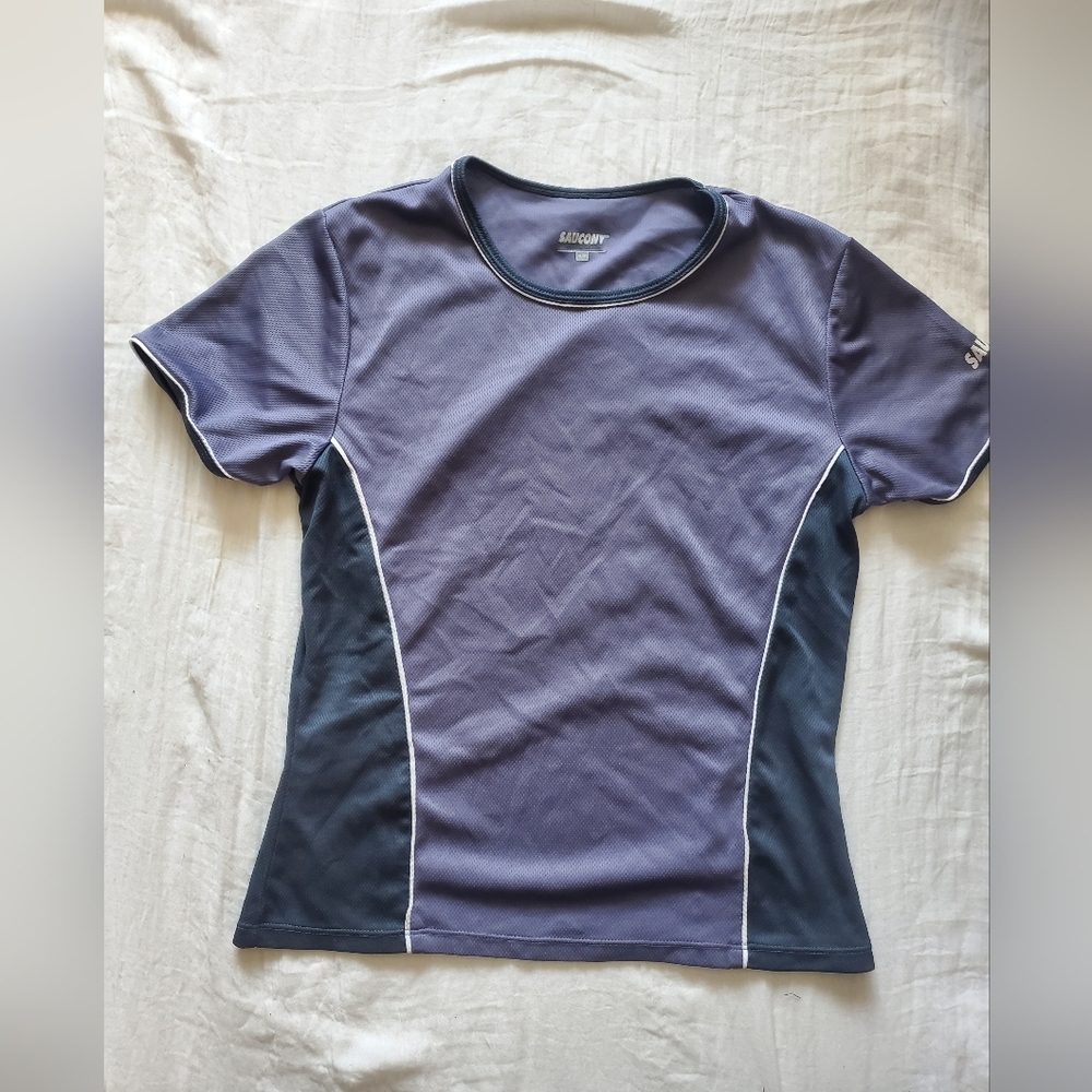 Saucony Purple and Gray Short Sleeve Performance Top Size M